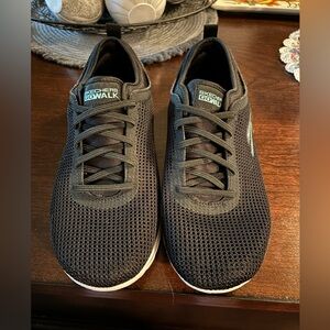 Skechers Women GOwalk Classic Bungee